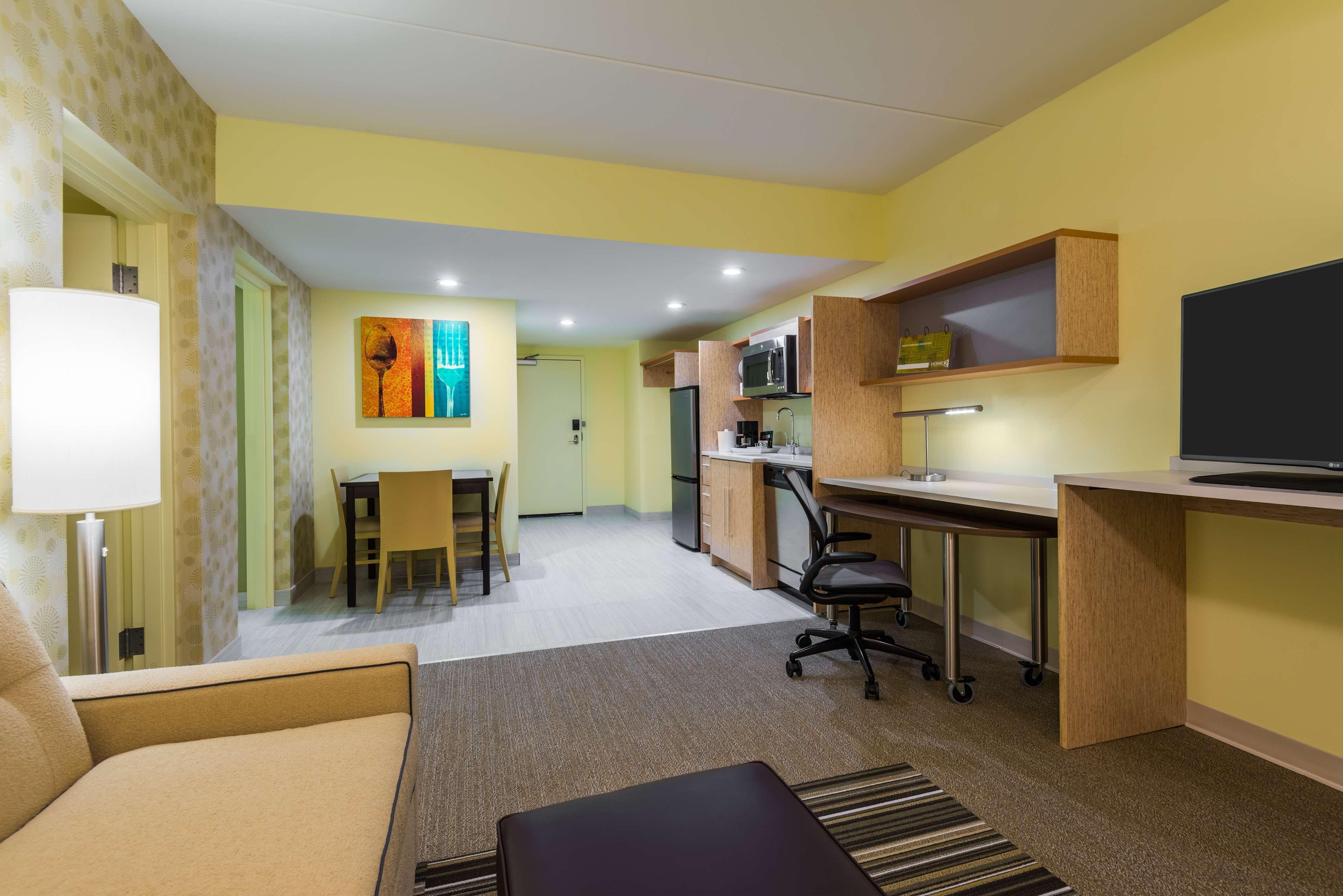 Hotel Home2 By Hilton Buffalo Airport/ Galleria Mall 3*