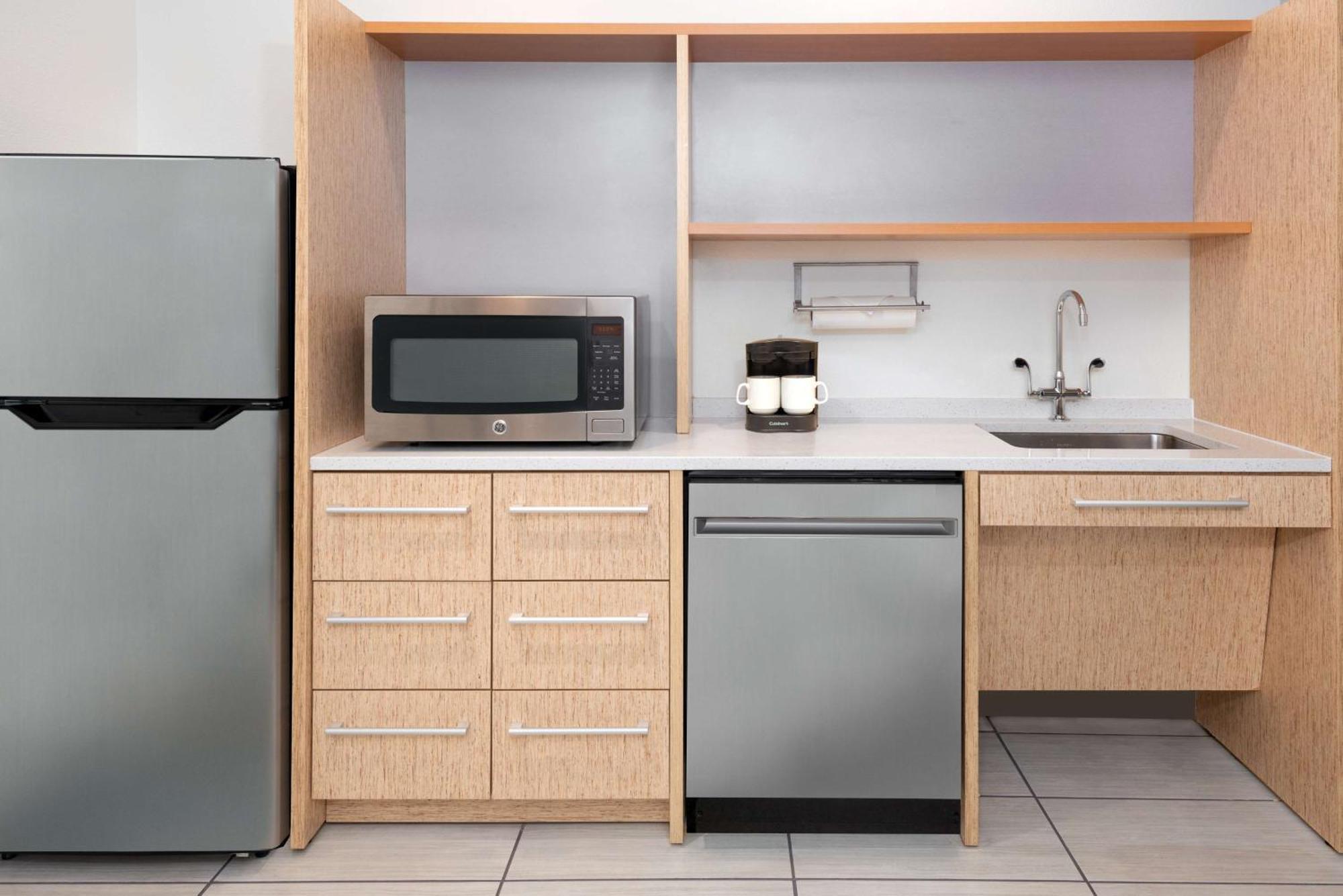 Home2 By Hilton Buffalo Airport/ Galleria Mall 3*