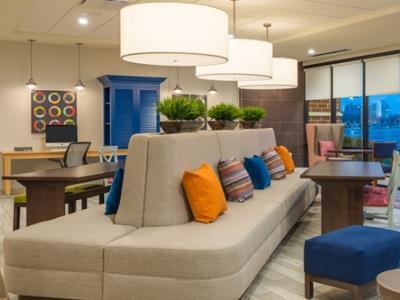 Hotel Home2 By Hilton Buffalo Airport/ Galleria Mall 3*